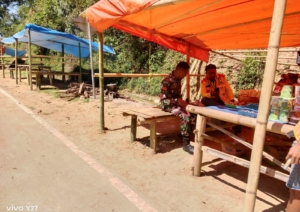 Babinsa Wolowaru Gelar Komsos dan Pamwil untuk Jaga Keamanan Desa Wololele A