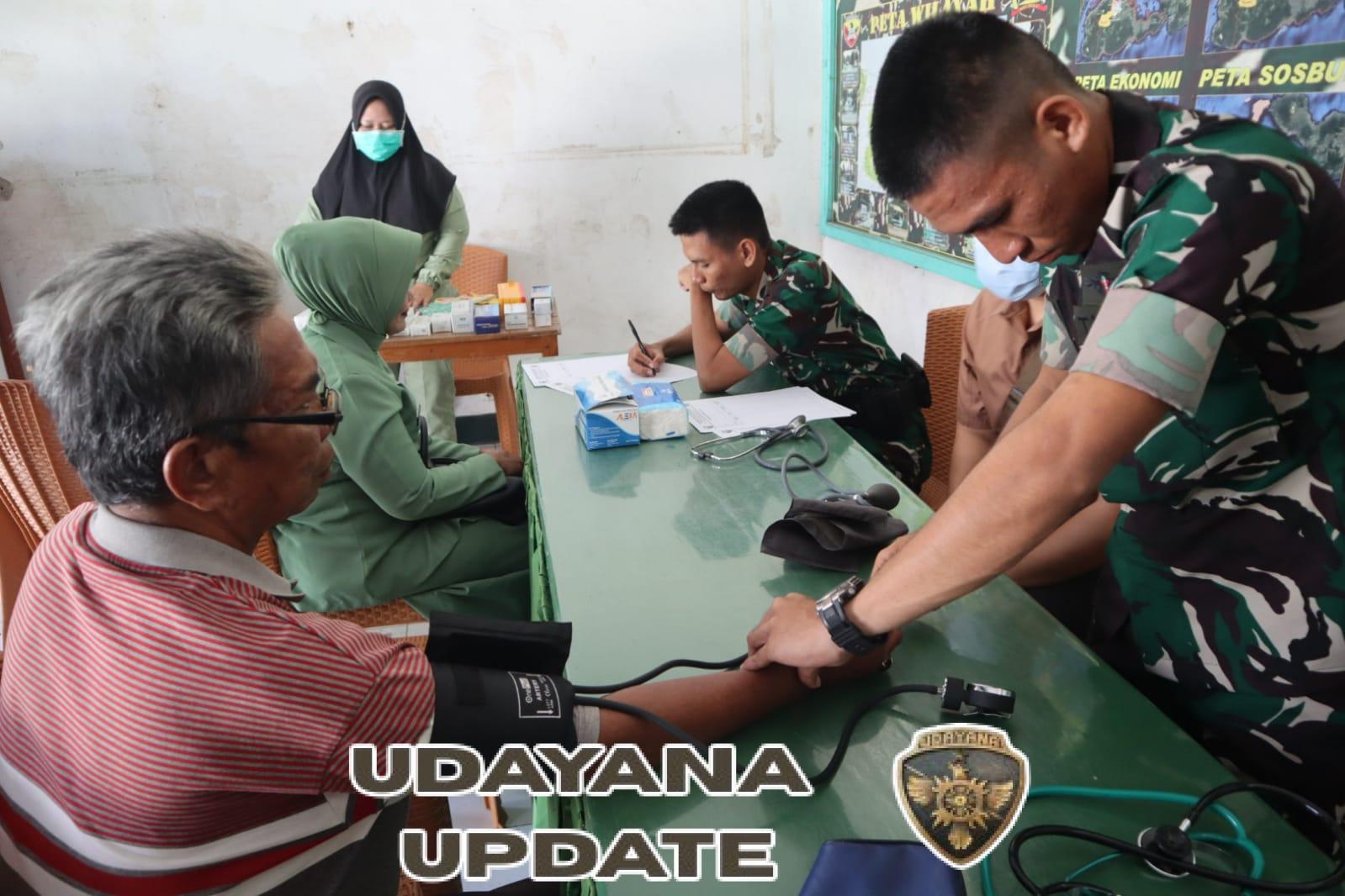 HUT TNI ke-80, Koramil 1607-01/Sumbawa Dipadati Warga untuk Pengobatan Gratis