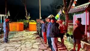 Siskamling Bersama, Kodim 1613/Sumba Barat Patroli di Kelurahan Kampung Baru