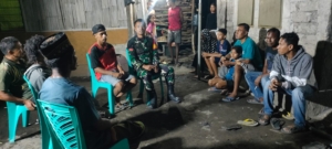 Babinsa Turut Berduka atas Meninggalnya Warga Akibat Kesetrum Listrik di Ende