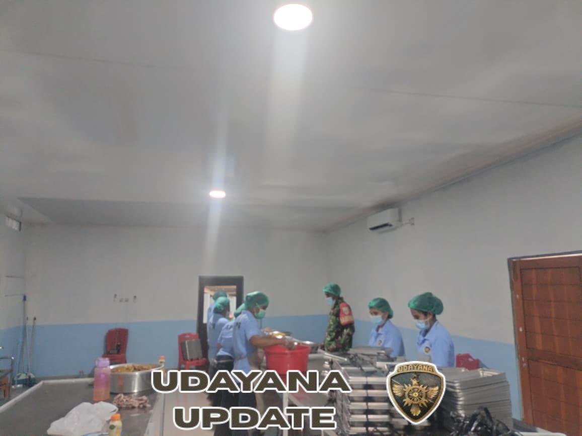 Babinsa Pantai Baru Dampingi Pendistribusian Makanan Bergizi untuk 2.452 Siswa