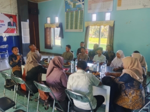 Dukung Kemajuan Desa, Babinsa Moteng Ikut Serta pada Penilaian Lomba Desa Brang Rea