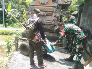 Serda I Ketut Budiawan Aktif Kawal Pengecekan Traktor dan Transplanter di Ubud