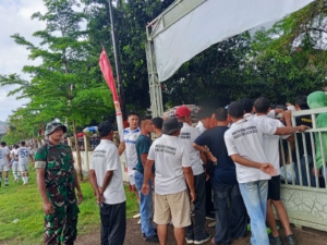 Babinsa Desa Belo Bersama Koramil 1628-05/Jereweh Amankan Jalannya Open Turnamen Kades Cup I Tahun 2025