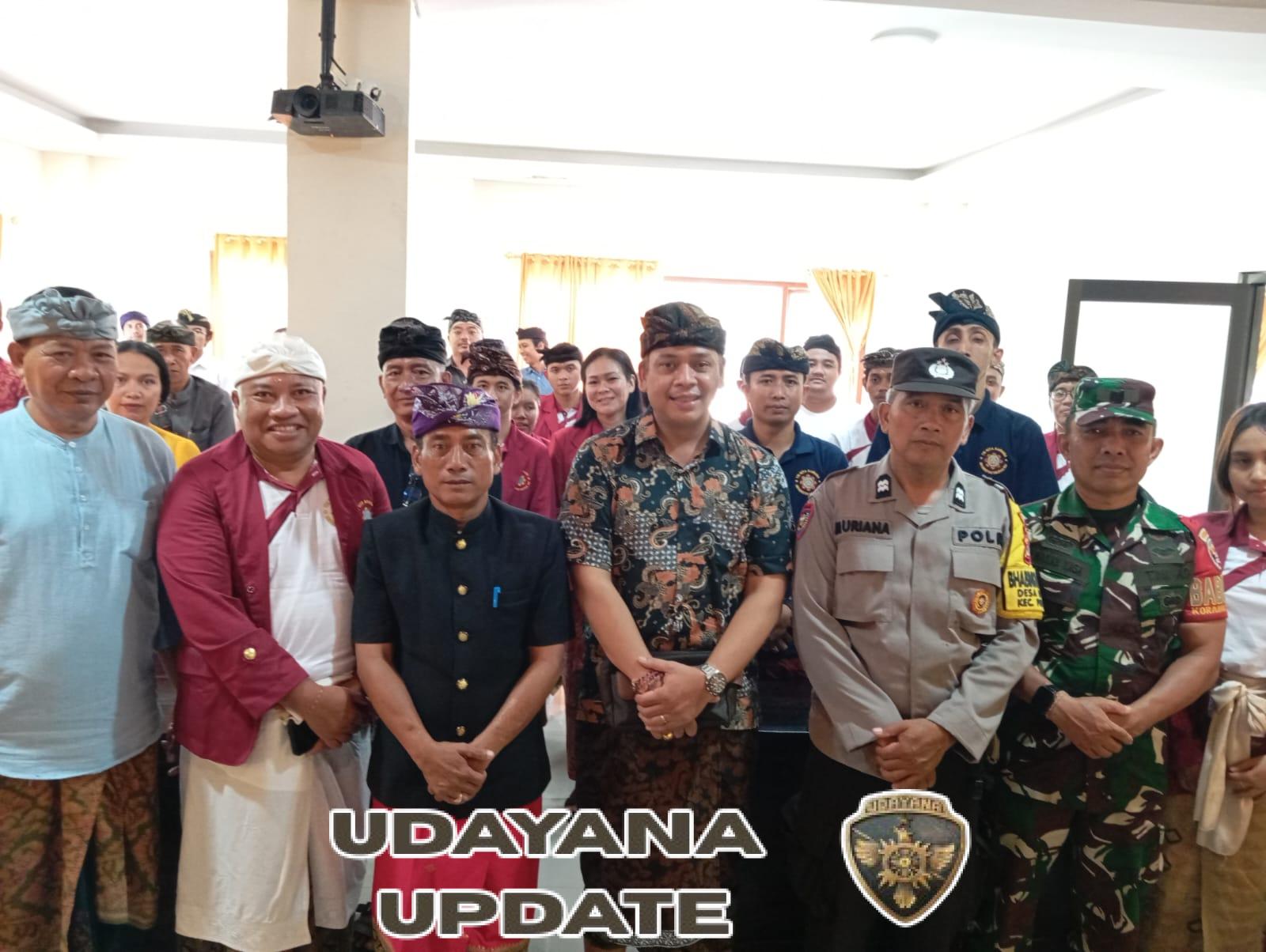 Sinergi Babinsa dan Mahasiswa, KAT Universitas Ngurah Rai Resmi Diterima di Desa Kelusa