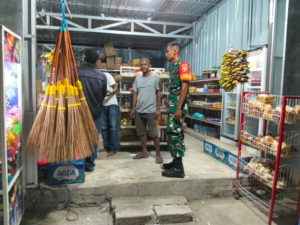 Babinsa Aesesa Laksanakan Patroli Malam di Wilayah Kelurahan Danga