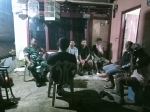 Serka Mujahidin Pimpin Patroli dan Kongkow Malam di Kelurahan Oimbo, Tekankan Pentingnya Ronda Malam