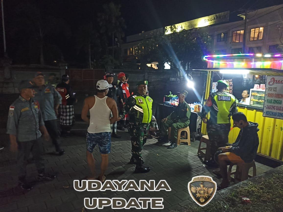 Patroli Gabungan TNI-Polri dan Komponen Masyarakat Pastikan Situasi Kecamatan Seririt Aman dan Kondusif