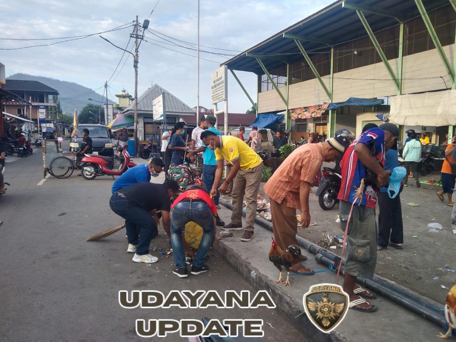 Babinsa Ende Selatan Gelar Karya Bakti Bersama Pemerintah dan Warga di Pasar Mbongawani