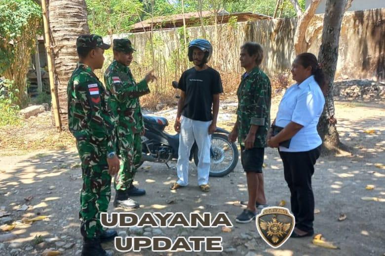 Cegah Potensi Gangguan Keamanan, Babinsa Koramil Weluli Laksanakan Komsos Dengan Warga