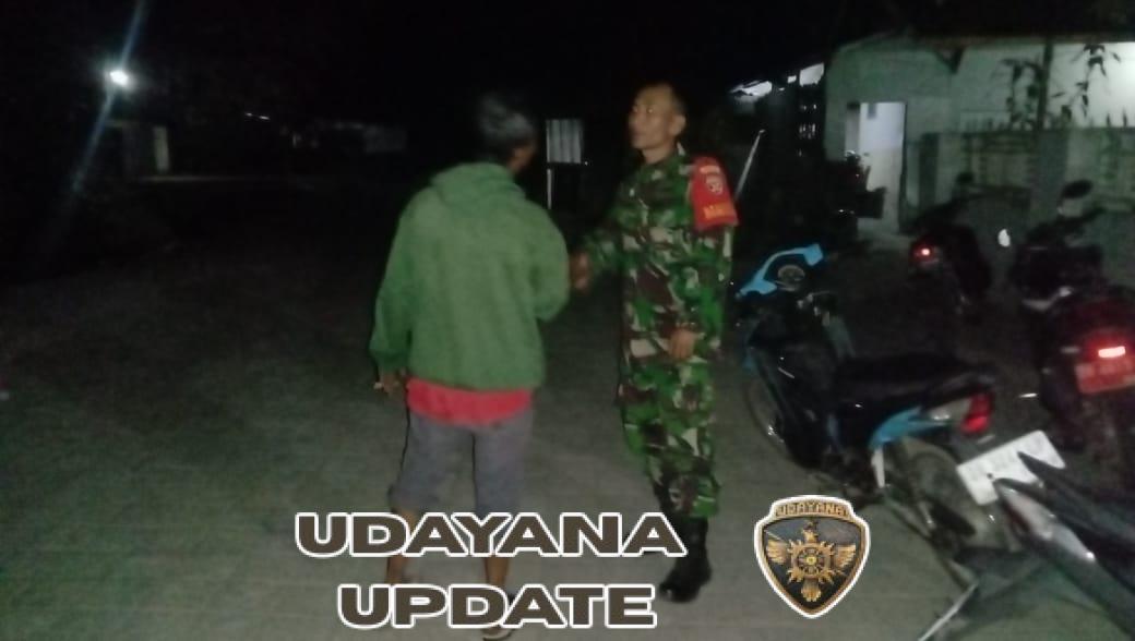 Sertu Akhmad Ingatkan Warga Dusun Daya Tingkatkan Kewaspadaan Malam Hari