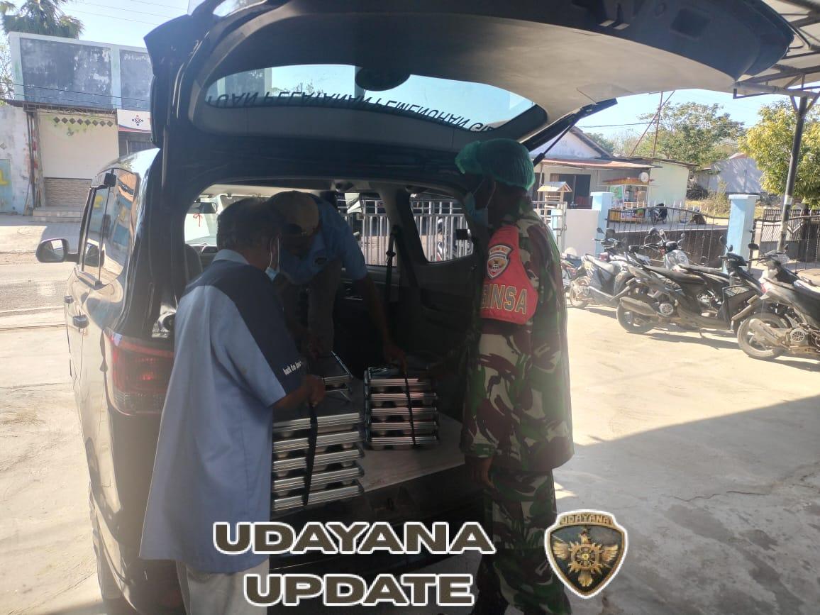 Babinsa Pantai Baru Dampingi Program Pemberian Makanan Bergizi Bagi Ribuan Siswa