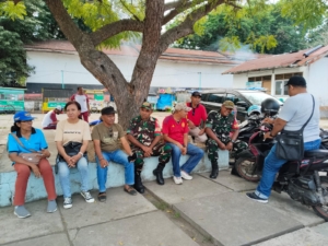 Babinsa Koramil Ende Jalin Sinergi dengan Lurah dan Staf Kecamatan Lewat Komsos