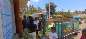 HUT TNI ke-80, Kodim 1624/Flotim-BULOG Tebar 2,5 Ton Beras Murah di Adonara Timur