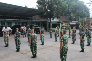 Semangat Prajurit Kodim 1616/Gianyar Ikuti Latihan Pencak Silat Militer Bersama Koramil Jajaran