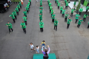 Semangat dan Kompak, Persit Kodim Gianyar Ramaikan Senam Bersama di Makodim