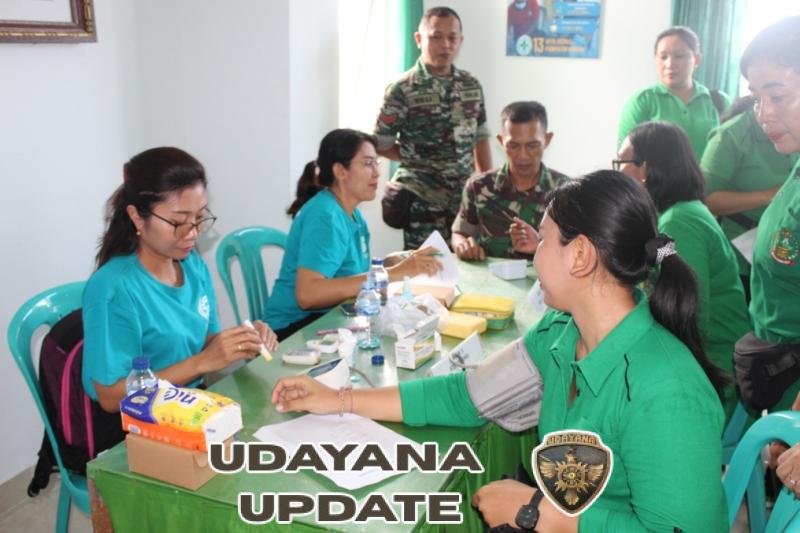 Ketua Persit Fitroh Rizal Wijaya Pimpin Pemeriksaan Kesehatan Anggota di Posbindu Kodim Gianyar