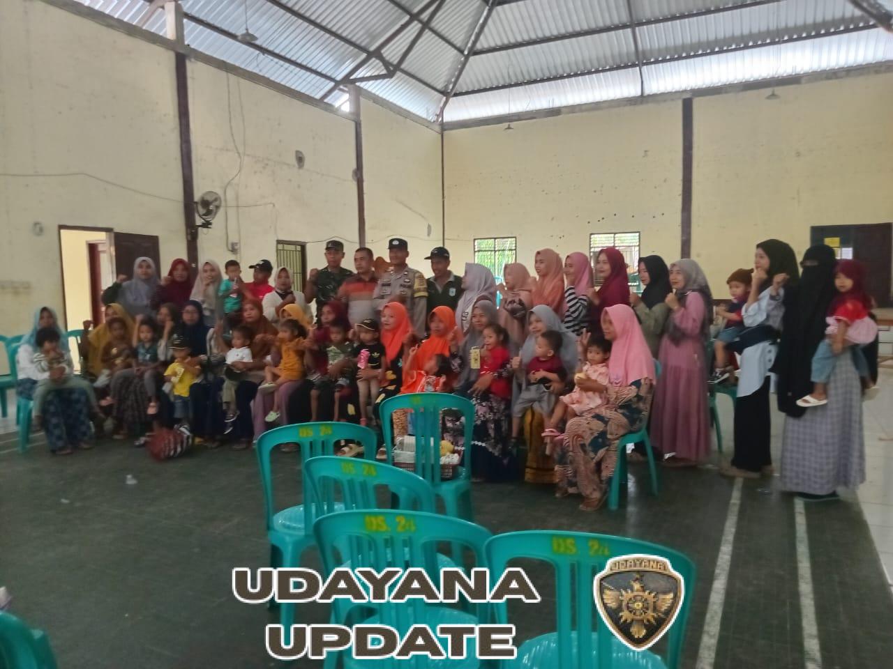 Babinsa Desa Seloto Hadiri Pembagian Menu Tambahan untuk Balita Stunting