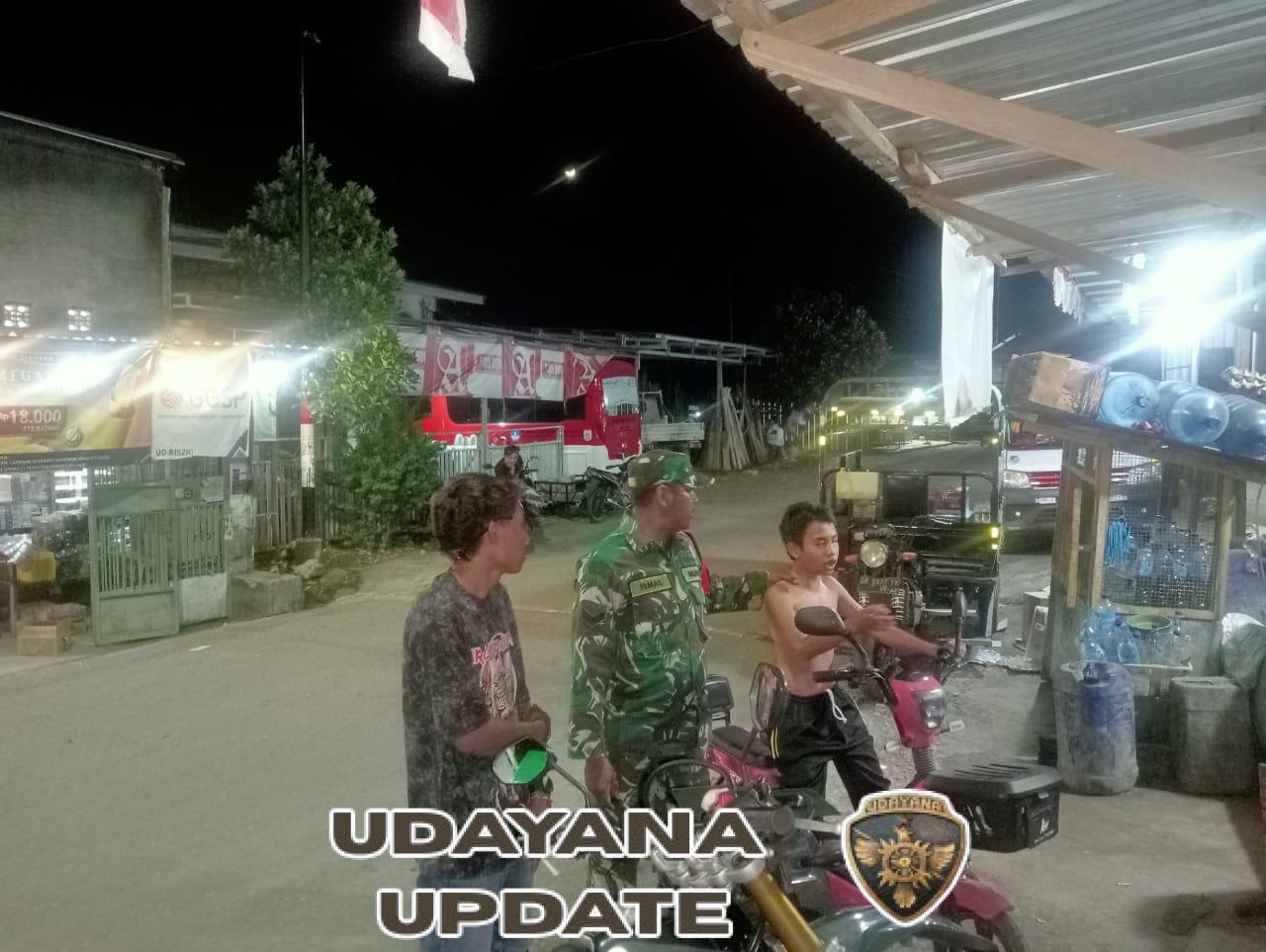 Patroli Malam Babinsa Jereweh Jaga Ketertiban dan Keamanan Warga
