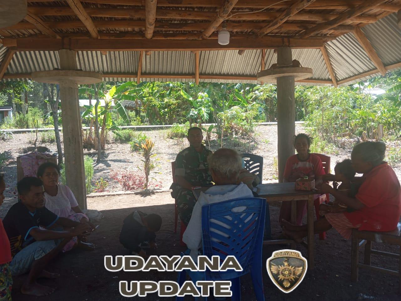 Babinsa Koramil 1618-04/Bisel Imbau Warga Jaga Kesehatan di Tengah Cuaca Panas Berdebu