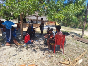 Babinsa Koramil 1618-01/Miotim Aktif Laksanakan Komsos, Wujudkan Lingkungan Aman dan Kondusif