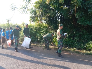 Gerakan Buleleng Bersih Sampah di Pasar Desa Gerokgak: Anggota Koramil 1609-08/Gerokgak dan Jajaran Forkopimda Pimpin Aksi WCD 2025