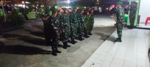 Patroli Malam Koramil 01 Kupang Pastikan Lingkungan Aman