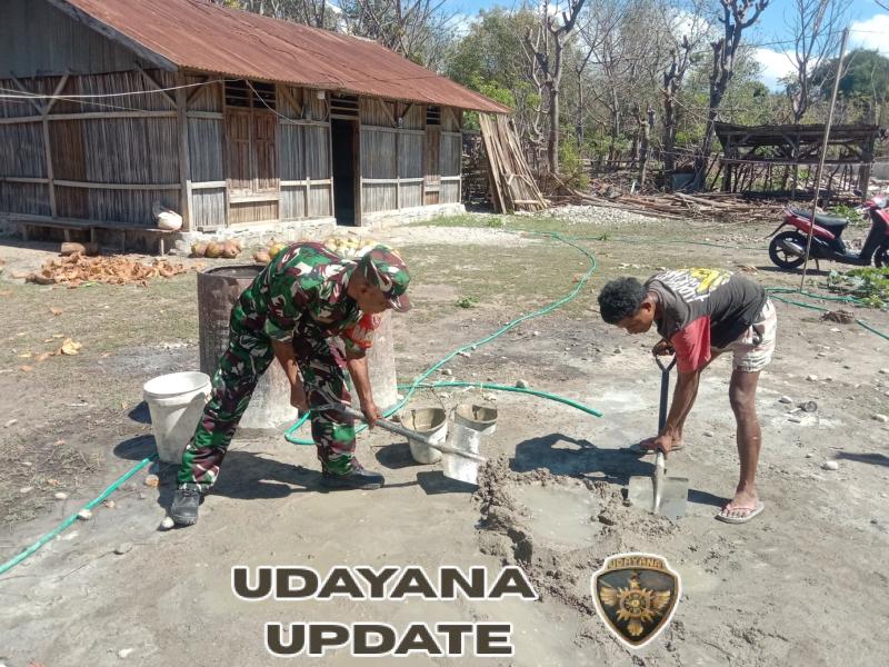 Ciptakan Sinergitas TNI Rakyat, Babinsa Terlibat Dalam Membantu Bangun Rumah Warga