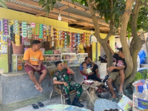 Babinsa Koramil 1602-01/Ende Laksanakan Komsos dan Pamwil di Desa Aejeti