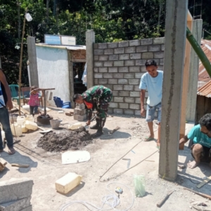 Babinsa Koramil 1602-02/Wolowaru Gelar Komsos dan Karya Bakti di Desa Liabeke