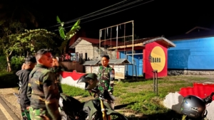 Sinergi TNI dan Masyarakat, Babinsa Loli Patroli Malam di Kecamatan Loli