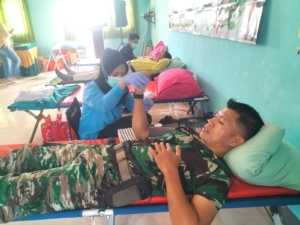 Koramil 1607-04/Alas Dukung Ketersediaan Stok Darah PMI Lewat Aksi Donor Darah