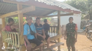 Komsos Babinsa Kareke Tekankan Pentingnya Pendidikan Anak