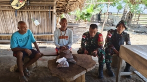 Mengenal Warga Sekitar Pos, Prajurit Satgas Pamtas RI-RDTL Sektor Barat Khususnya Pos Oepoli Pantai Gelar Komsos dengan Masyarakat