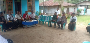 Babinsa Riung Barat Hadiri Acara Adat Caci di Desa Wolomeze