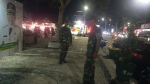 Tingkatkan Keamanan, Babinsa Taliwang Hadir di Penutupan KTNA XVII dan Agro Expo 2025