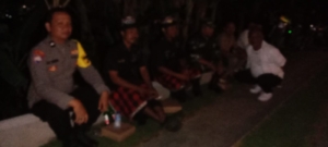 Babinsa dan Bhabinkamtibmas Amankan Pesta Siaga 2025 di Banjar Dinas Mekarsari, Desa Panji, Kecamatan Sukasada, Kabupaten Buleleng