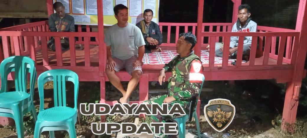 Sertu Septi Dampingi Warga Bugis Laksanakan Ronda Malam di Taliwang