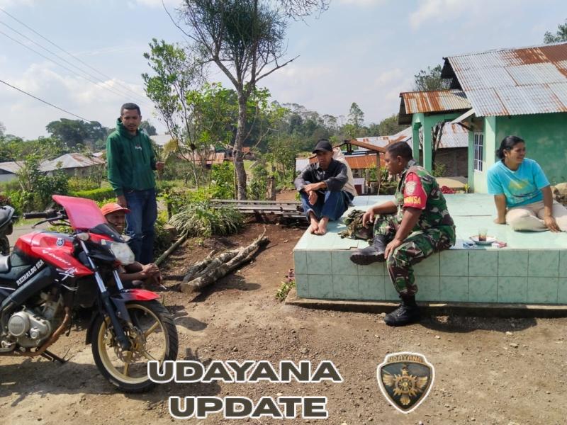 Babinsa Koramil Detusoko Laksanakan Komsos dan Pantau Situasi Desa Nggumbelaka