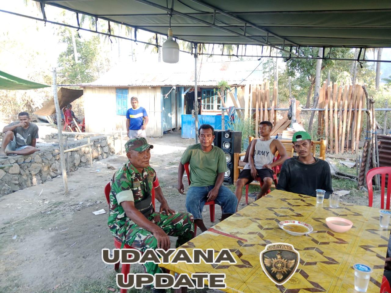 Babinsa Koramil Maurole Aktif Pantau Wilayah dan Jalin Komsos di Desa Ndondo