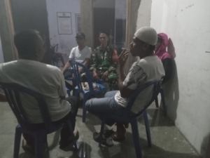 Peltu Ismail Pimpin Patroli Siskamling Perkuat Keamanan Desa Rasabou dan Tambe