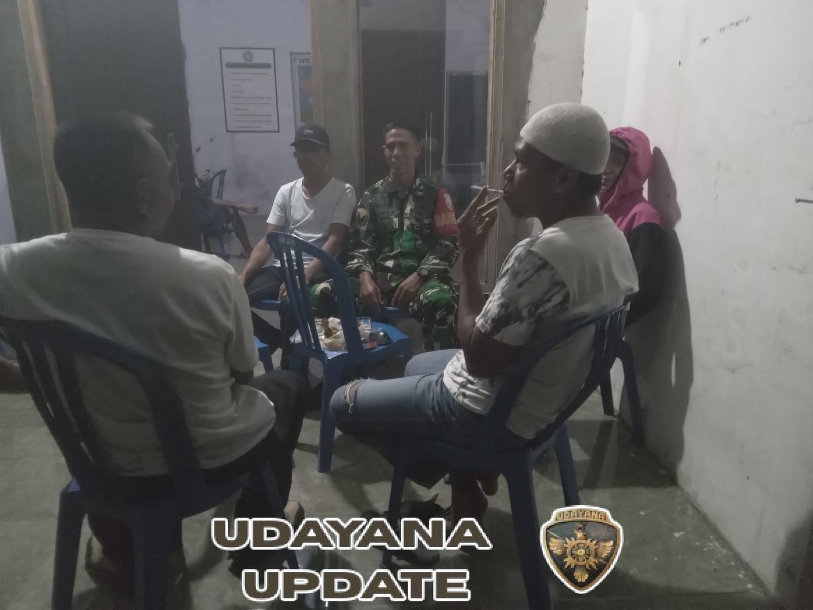 Peltu Ismail Pimpin Patroli Siskamling Perkuat Keamanan Desa Rasabou dan Tambe