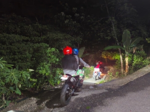 Kodim 1613 dan Kelurahan Kampung Sawah Gelar Patroli Siskamling di Waikabubak