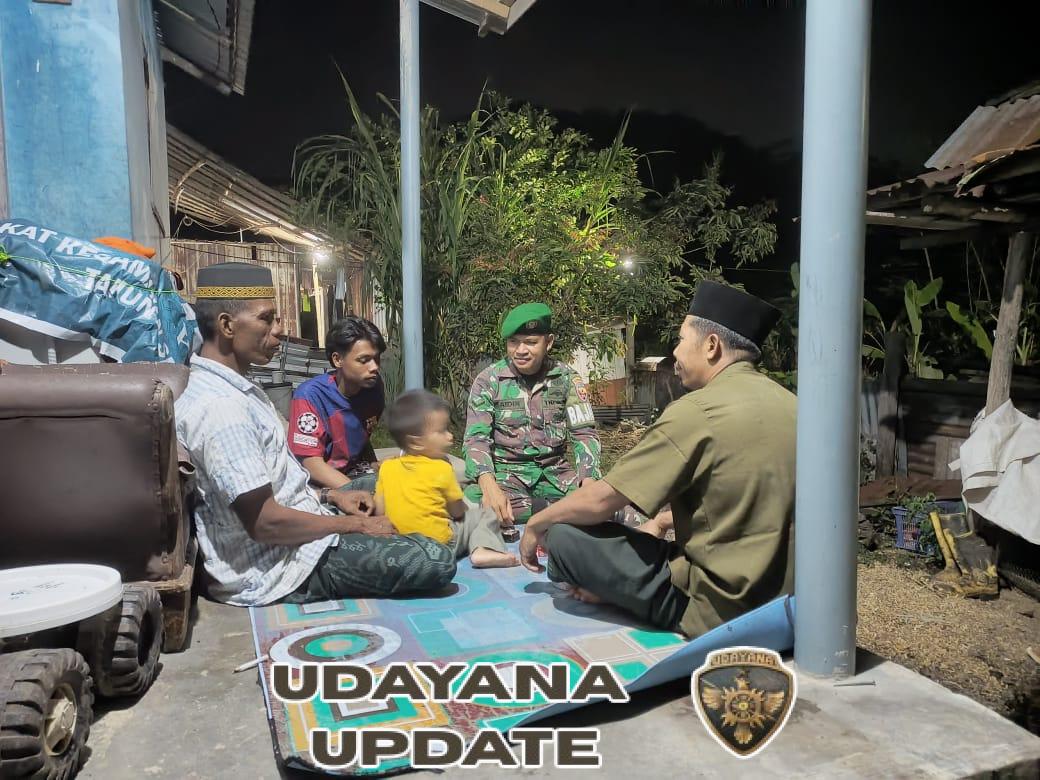 Babinsa  Laksanakan Patroli Malam, Ingatkan Warga Jaga Keamanan