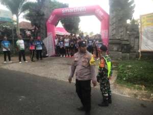 Babinsa Dampingi Ratusan Warga Alasangker dalam Ajang Tanah Aon Run 2025