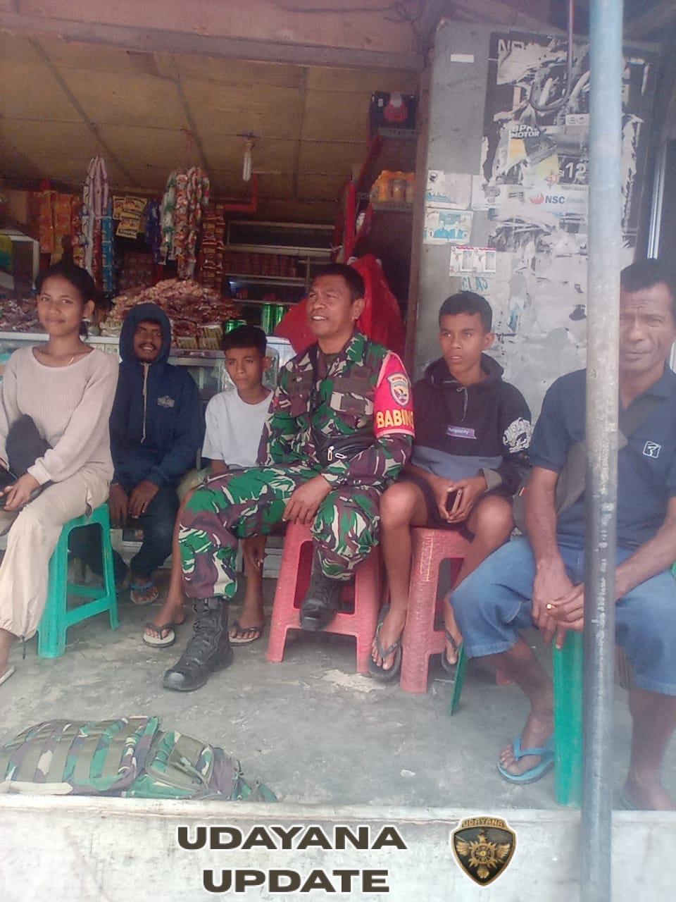 Babinsa Maurole Lakukan Komsos dan Pul Data untuk Wujudkan Kamtibmas Desa Aewora