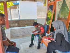 Babinsa Serma Yusuf Tungga Laksanakan Komsos dan Monitoring di Desa Oelua