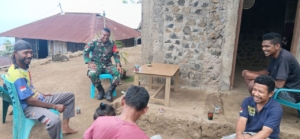 Babinsa Koramil 1602-02/Wolowaru Perkuat Keamanan dan Kebersihan di Desa Tenda Wawo