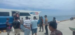 Koramil 1627-01/Baa Gelar Monitoring Kedatangan dan Keberangkatan Kapal Penumpang
