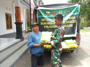 Bhakti Sosial TNI: 2 Ton Beras Disalurkan untuk Warga Desa Gunungsari